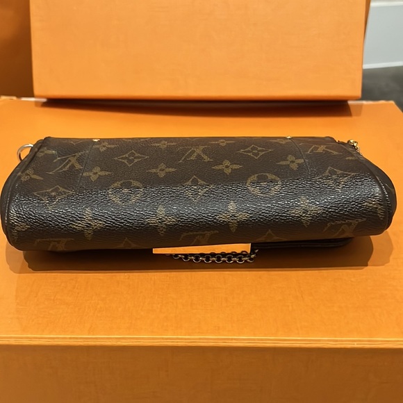 Louis Vuitton Favorite Mm Monogram Crossbody - Picture 2 of 8